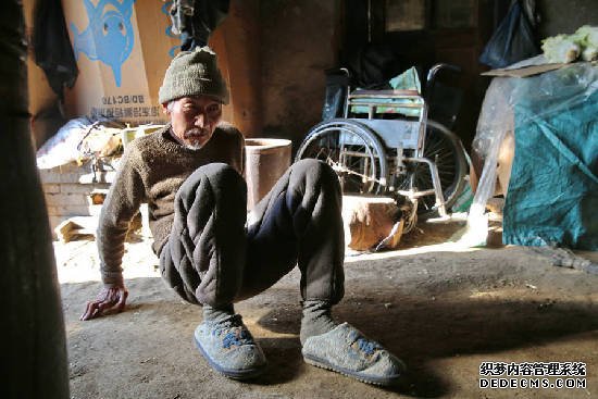 組圖：秦皇島94歲老母親照顧病弱在床兒子幾十年 