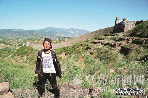 經(jīng)歷過(guò)大起大落的方立平，終于在長(zhǎng)城腳下站穩(wěn)了腳跟。